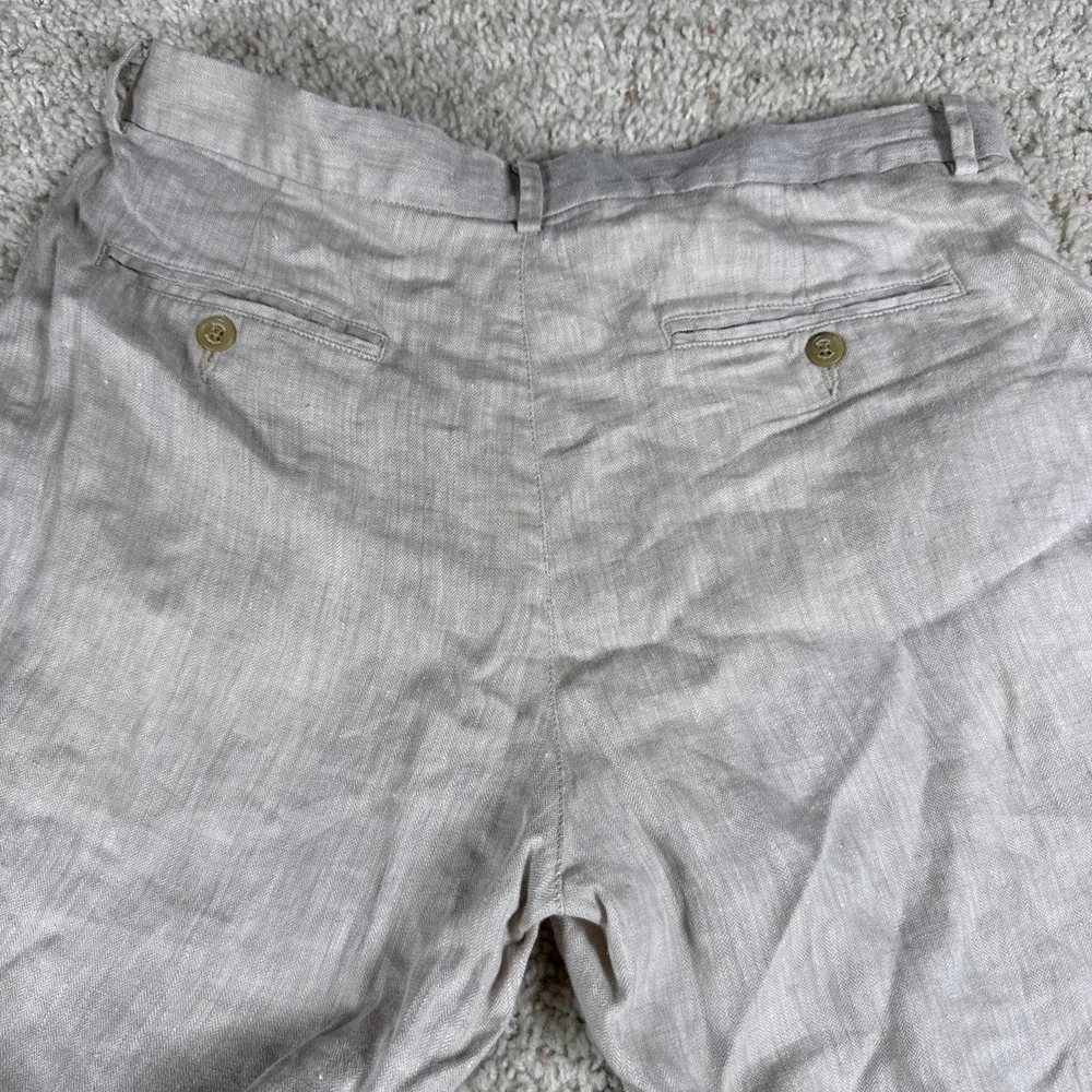 Banana Republic pictures see please